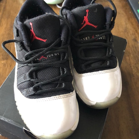 Jordan’s shoes (read description!) - Picture 2 of 4